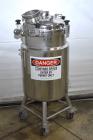 Used Alloy Products 30 Gallon Pressure Vessel / Mix Tank, Stainless Steel, Vertical. Approximate 18