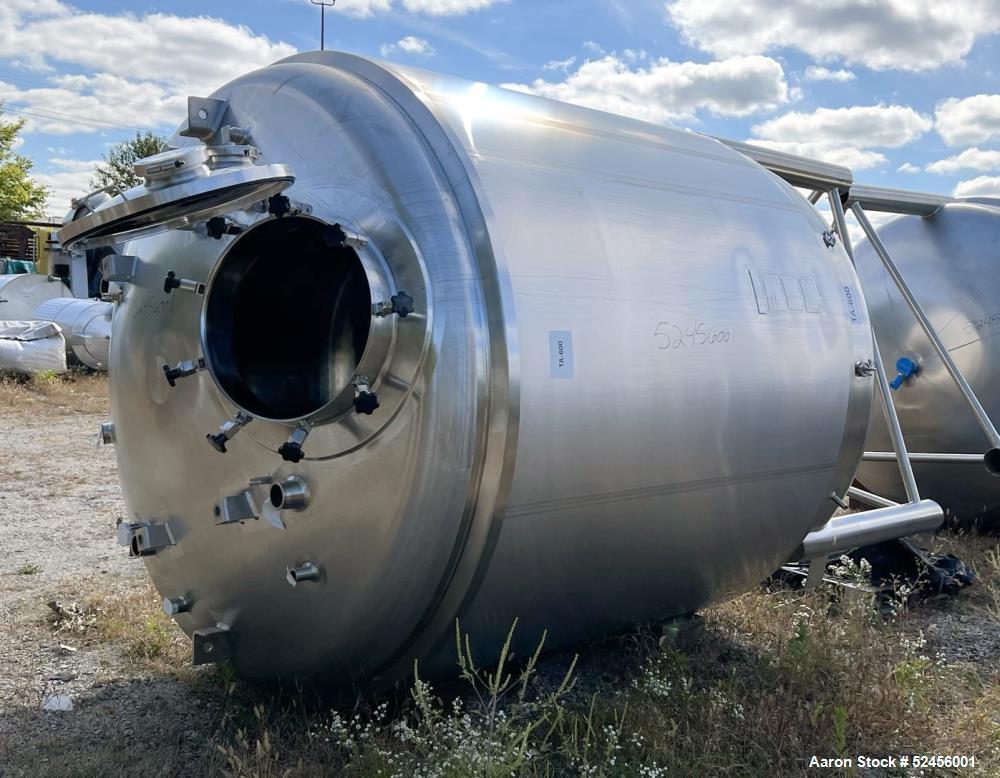 Used Mueller 2,641 Gallon (10,000 Liter) Reactor, Model F, 316L Stainless Steel, Vertical. 90" Diameter x 90" straight side, dished top and bottom. Internal rated 50 psi/Full Vacuum at -7 to 300 degr...