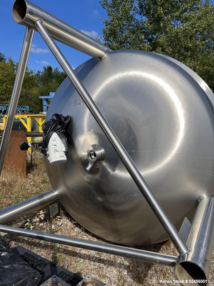 Used Mueller 2,641 Gallon (10,000 Liter) Reactor, Model F, 316L Stainless Steel, Vertical. 90" Diameter x 90" straight side, dished top and bottom. Internal rated 50 psi/Full Vacuum at -7 to 300 degr...
