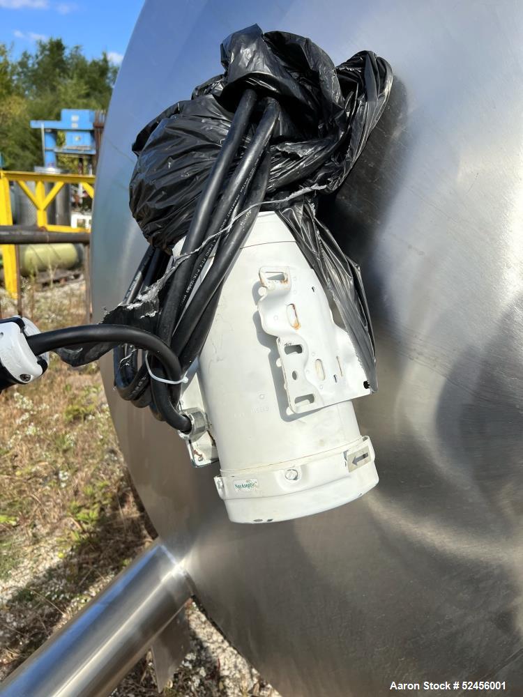 Used Mueller 2,641 Gallon (10,000 Liter) Reactor, Model F, 316L Stainless Steel, Vertical. 90" Diameter x 90" straight side, dished top and bottom. Internal rated 50 psi/Full Vacuum at -7 to 300 degr...