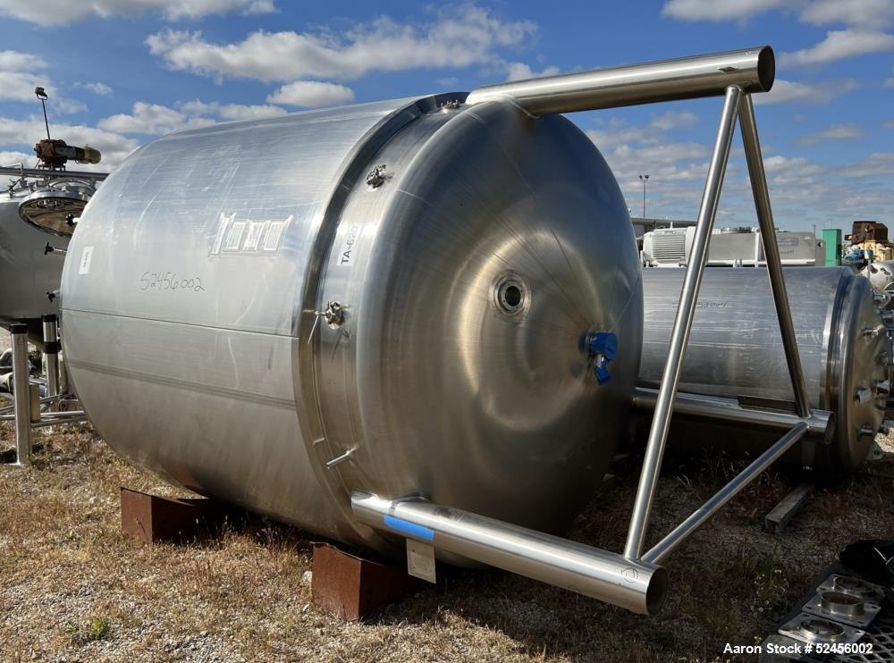 Used Mueller Reactor, 2,641 Gallon (10,000 Liter), Model F, 316L Stainless Steel, Vertical. 90" Diameter x 90" straight side, dished top and bottom. Internal rated 50 psi/Full Vacuum at -7 to 300 deg...