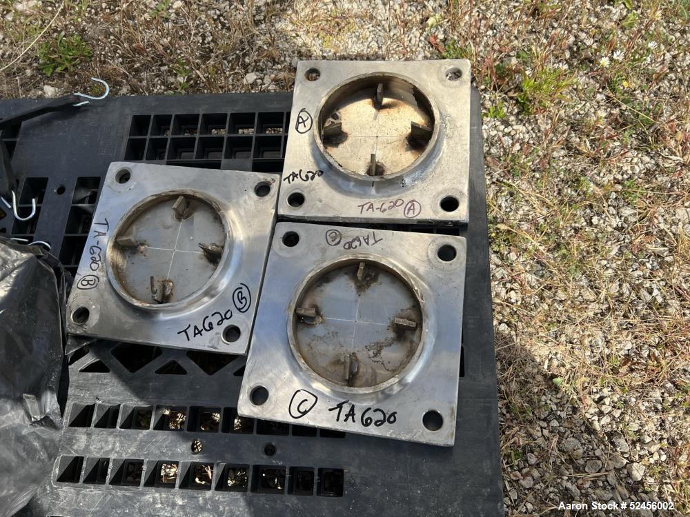 Used Mueller Reactor, 2,641 Gallon (10,000 Liter), Model F, 316L Stainless Steel, Vertical. 90" Diameter x 90" straight side, dished top and bottom. Internal rated 50 psi/Full Vacuum at -7 to 300 deg...