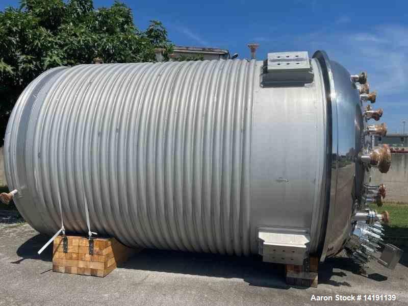 Unused 9,100-Gallon 304L Stainless Steel Reactor by Borghi Srl