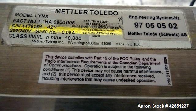Used Mettler Toledo Floor Scale, Model LYNX-HA0800. 19" x 25" Platform, 300 Kg capacity. Serial# 4475281-42Y.