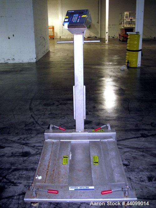 Used- Mettler Portable Floor Scale, Stainless Steel. 5,000 Pound capacity. Includes a Puma readout.