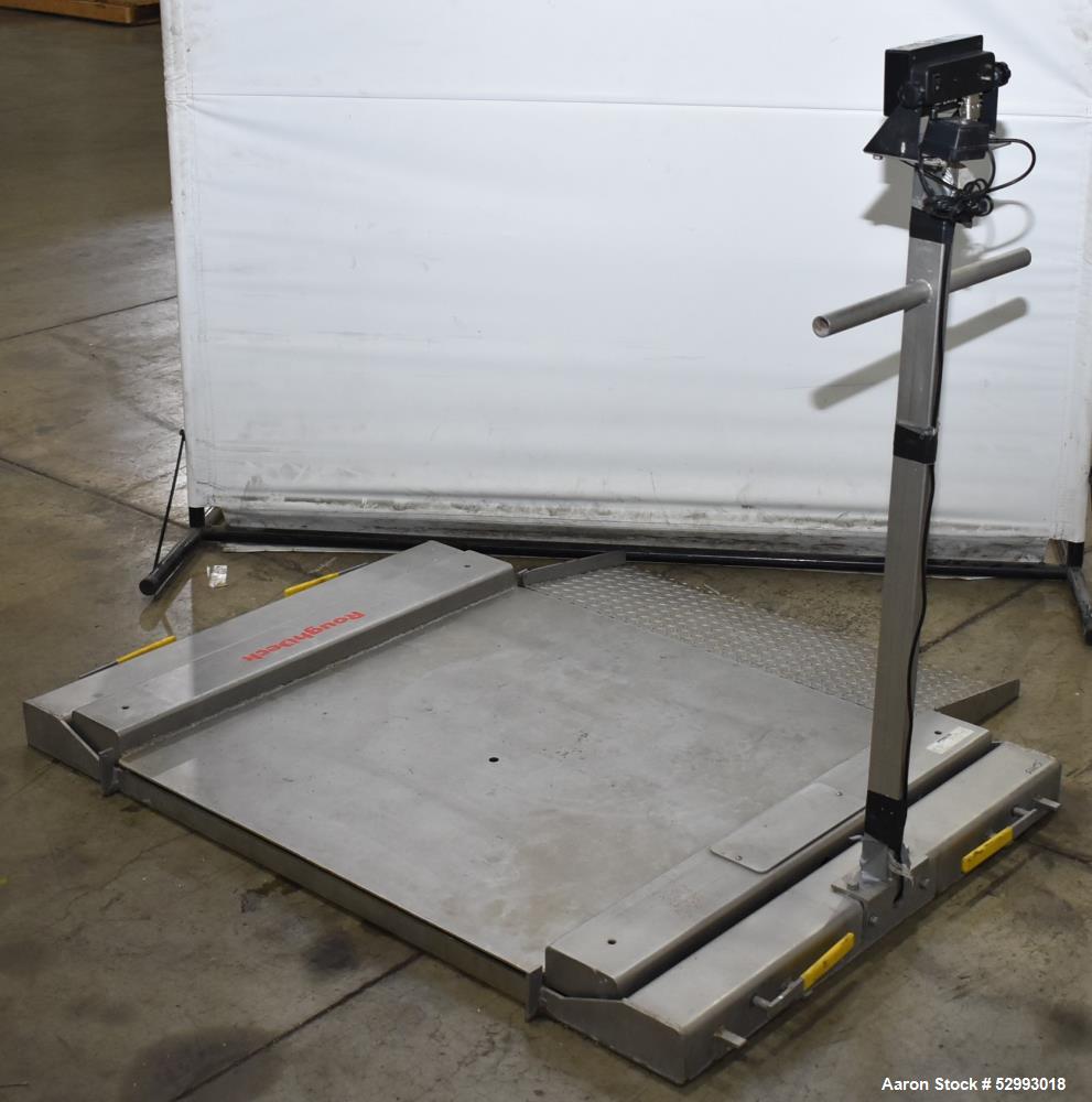 Used Roughdeck Portable Floor Scale with Ramps.