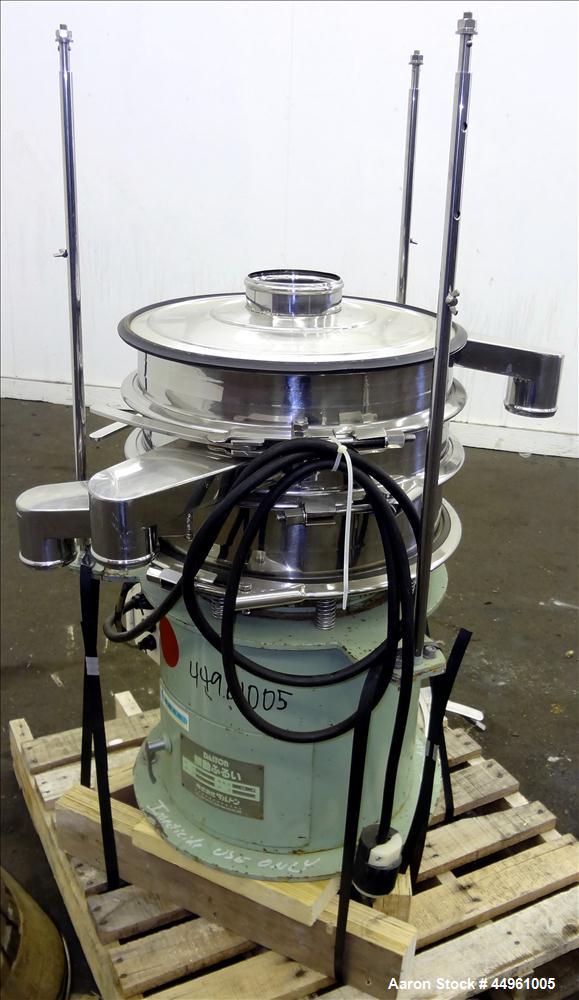 Used Dalton Company Vibrating Screener, Model 402, 304 Stainless Steel. Apprixmate 14" diameter, double deck, 3 separation with top cover. Driven by a 0.4kw, 3/60/220 volt, 3440 rpm motor. Includes a...