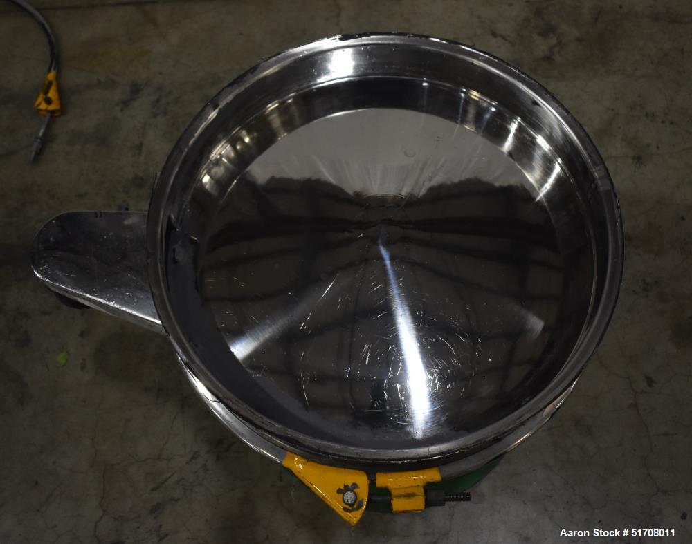 Used Dalton Circular Vibratory Screener, Model 501, 304 Stainless Steel. Approximate 20" diameter. Single deck, 2 separation. Driven by a 0.4 kW motor. Top clamp-on cover with top opening. Mounted on...