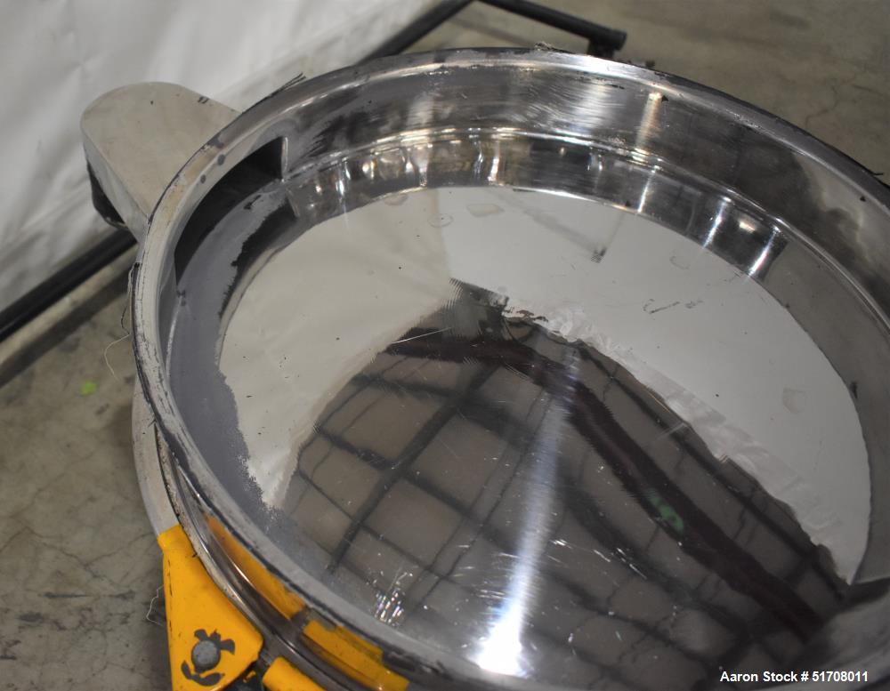 Used Dalton Circular Vibratory Screener, Model 501, 304 Stainless Steel. Approximate 20" diameter. Single deck, 2 separation. Driven by a 0.4 kW motor. Top clamp-on cover with top opening. Mounted on...