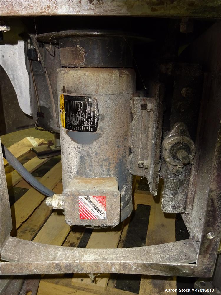 Used Midwestern Industries Screener, Model ME60S8-4-4-4, 304 Stainless Steel. 60" diameter, single, 1 separation. Driven by a 3 hp, 3/60/230/460 volt, 1750 rpm motor. Mounted on a base with 4 legs. S...