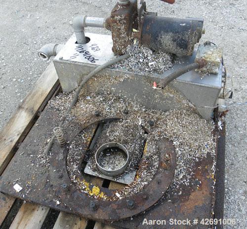 Used Midwestern Industries Low Profile Wet Scalping Screener, Model MLP24S6-3, 304 Stainless Steel. 22-1/2’’ Diameter single deck, 2 separation. No top cover, ball cleaning deck. Bottom outlet with a...