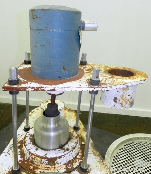 Used Sprout Waldron Pedestal Sifter, Model PS17, 304 Stainless Steel. Single deck, 2 separation. 1.4 Square feet gross screening area. Capacity approximately 1500 to 1700 pounds per hour depending on...