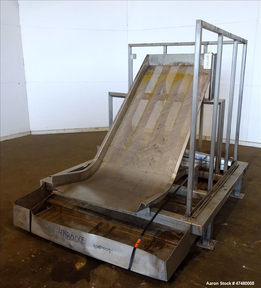 Used Incline Filter/ Sieve, 304 Stainless Steel.