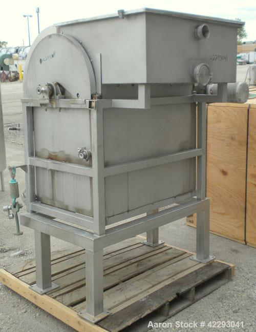 Used Sani-Matic Rotary Drum Strainer, Model ERDS 25 X 36, 304 Stainless Steel. 25’’ Diameter x 36’’ wide rotary wedge wire drum. Flow rate 200 gallons per minute. Driven by a 1-1/2 hp, 3/60/208-230/4...