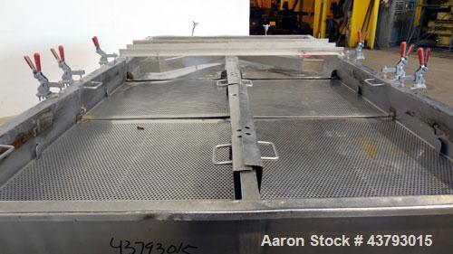 Used Witte 2 Deck Classifier, 304 Stainless Steel. Approximately 61” x 108” long, dual screening sections with removable screens, approximate 66" long. Includes a motor and dual vibrator. Mounted on ...