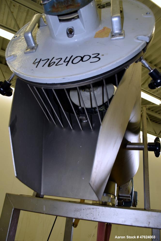 Used Azo FL Liquid Screener, Model FLX-650 LTX, 304 Stainless Steel. Approximate 7" diameter x 24" long screen chamber, internal helical blades with ribbon. Driven by a 4-5hp, 3/60/230/460 volt, 405-...