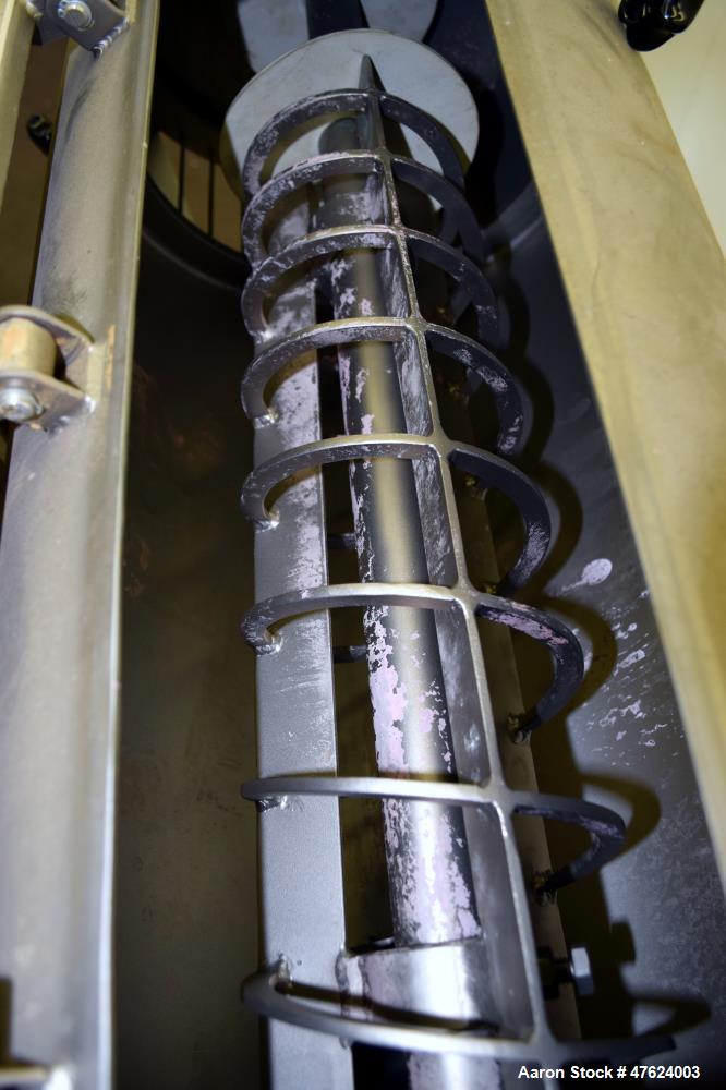 Used Azo FL Liquid Screener, Model FLX-650 LTX, 304 Stainless Steel. Approximate 7" diameter x 24" long screen chamber, internal helical blades with ribbon. Driven by a 4-5hp, 3/60/230/460 volt, 405-...
