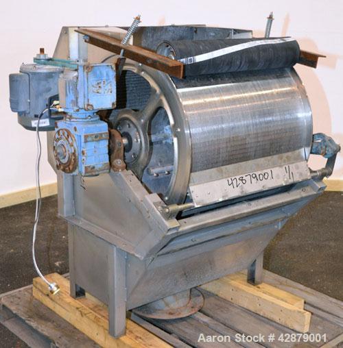 Used Hycor Rotostrainer Automatic Wedgewire Screen, Model RSA2524-1, Type 2524-1 X .020, 304 Stainless Steel. 25" Diameter x 24" wide rotary wedgewire screen. Manual knife doctor blade, internal drum...