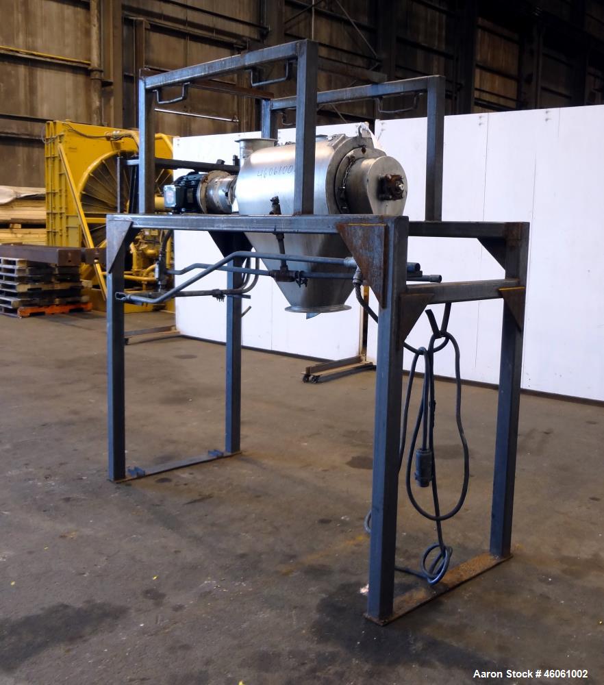 Used Kason Centri-Sifter, Model MO-SS, Carbon steel housing. Approximate 10" Diameter x 24" long 304 stainless steel rotor. Side access doors, 6.5" diameter top inlet with a screw feeder, 10" diamete...