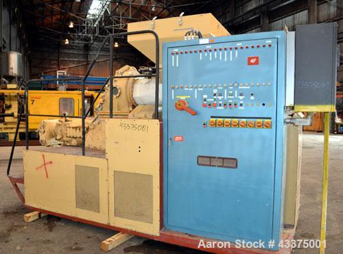 Used Meccaniche Moderne Duplex Vacuum Plodder. 1st Stage is a 10” diameter x 36” long 304 stainless steel refiner screw with feed hopper, approximate 12” long section of carbon steel jacketed barrel....