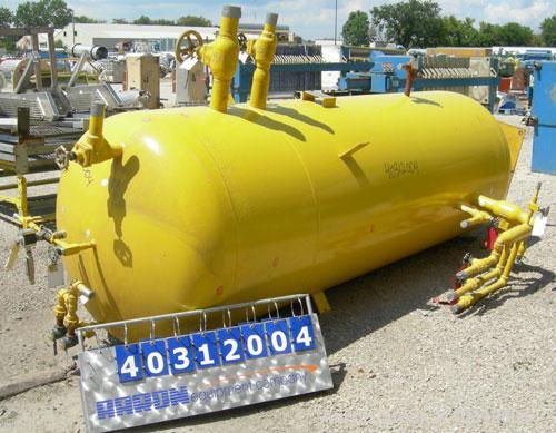 Used Morfab pressure tank, 950 gallon, carbon steel, vertical. Approximately 48" diameter x 120" straight side, dished top and bottom. Internal rated 250 psi at 650 deg F. Pedestal mount.