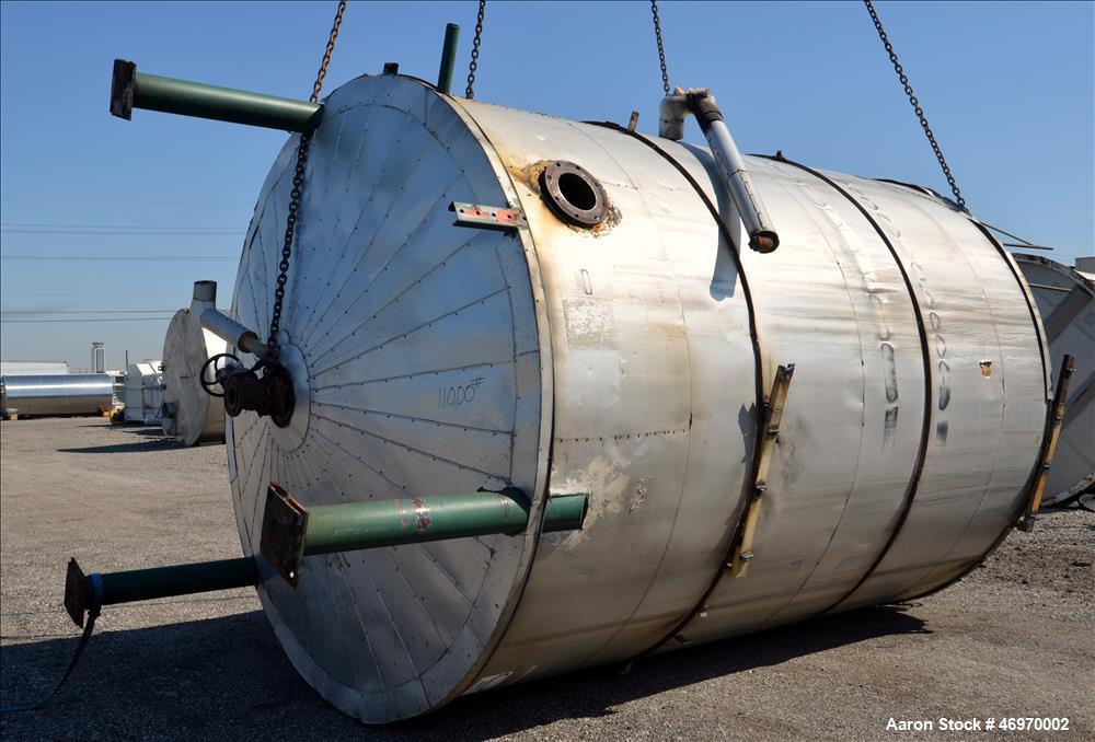 Used- Tank, 8,000 Gallon, Carbon Steel, Vertical.