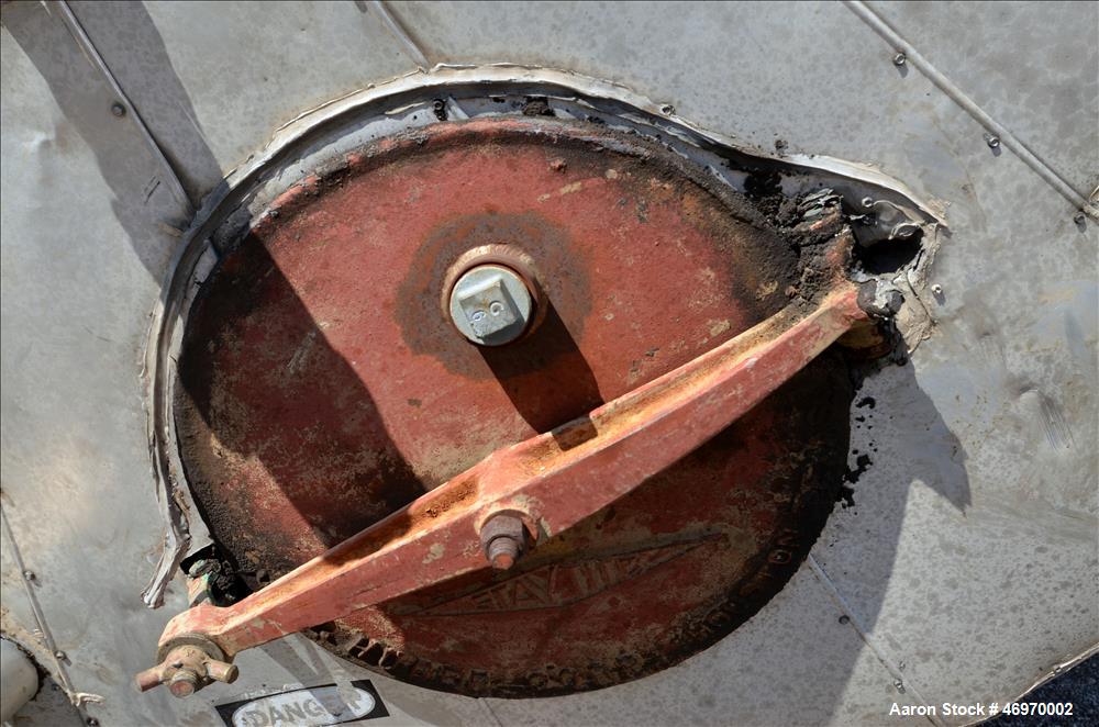 Used Tank, 8,000 Gallon, Carbon Steel, Vertical.
