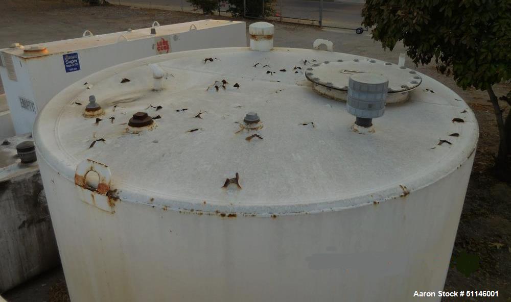 Used- 1100 Gallon Vertical Carbon Steel Tank