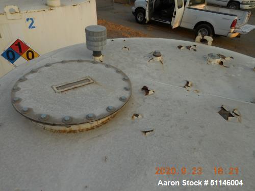 Used 1100 Gallon Vertical Carbon Steel Tank