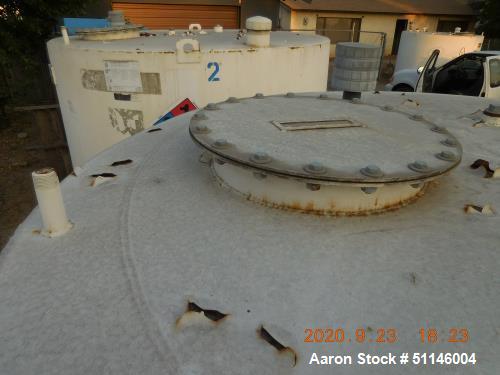 Used 1100 Gallon Vertical Carbon Steel Tank