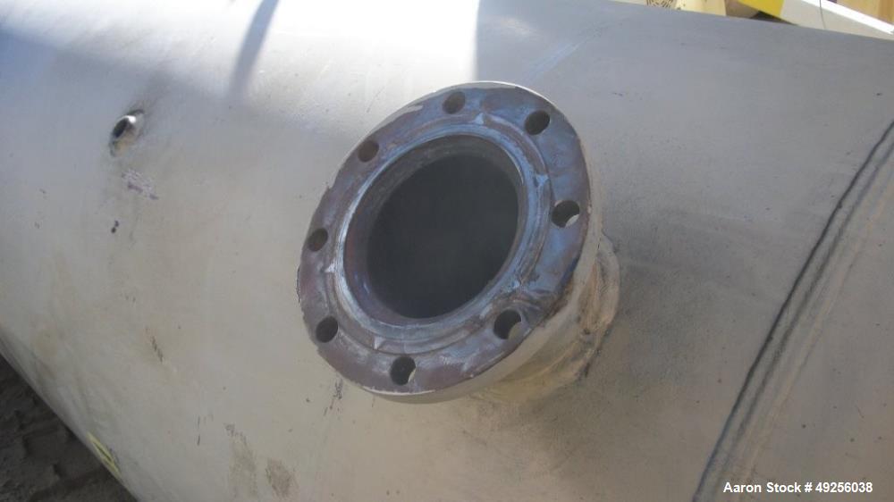 Used Brunner Engineering 800 gallon carbon steel air receiver tank. Unit measures 46" diameter x 9'4" straight side with maximum working pressure of 150 PSI @ 450 degrees Fahrenheit. Unit new in 1995...