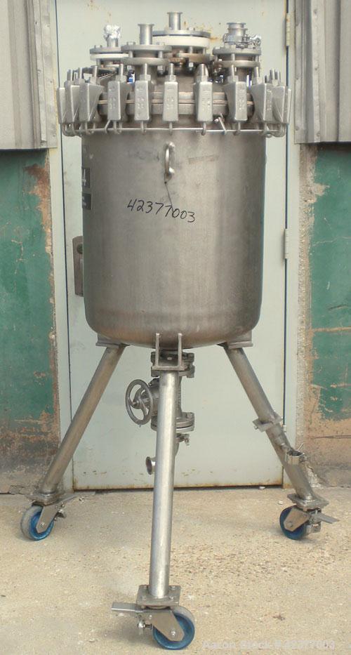 Used DeDietrich Glass Lined Pressure Receiver, 50 gallon, 3008 blue glass internal, NI200 nickel outside, vertical. 22-1/2" Diameter x 28" straight side. Clamp on dished top, dish bottom. Internal ra...