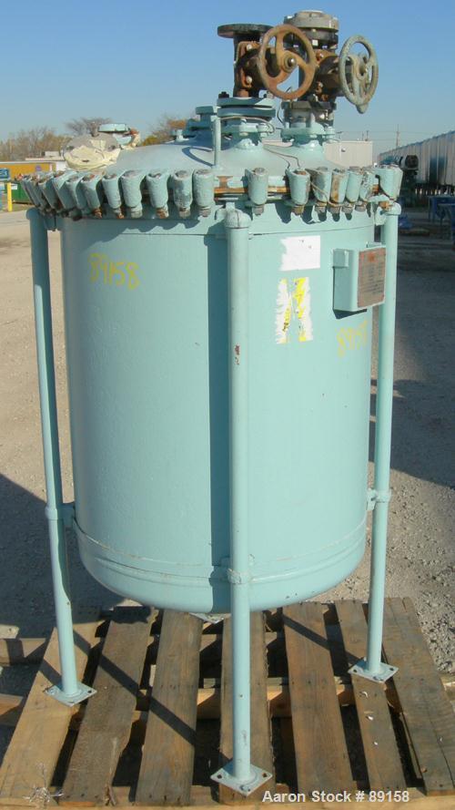 USED: Pfaudler glass lined receiver tank, 100 gallon, 3315 glass, vertical. Approximate 30" diameter x 34" straight side. Dish bolt-on top, dish bottom. Internal rated 25 psi at 650 deg F. Openings: ...