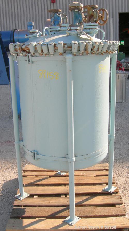 USED: Pfaudler glass lined receiver tank, 100 gallon, 3315 glass, vertical. Approximate 30" diameter x 34" straight side. Dish bolt-on top, dish bottom. Internal rated 25 psi at 650 deg F. Openings: ...