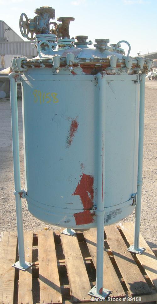 USED: Pfaudler glass lined receiver tank, 100 gallon, 3315 glass, vertical. Approximate 30" diameter x 34" straight side. Dish bolt-on top, dish bottom. Internal rated 25 psi at 650 deg F. Openings: ...