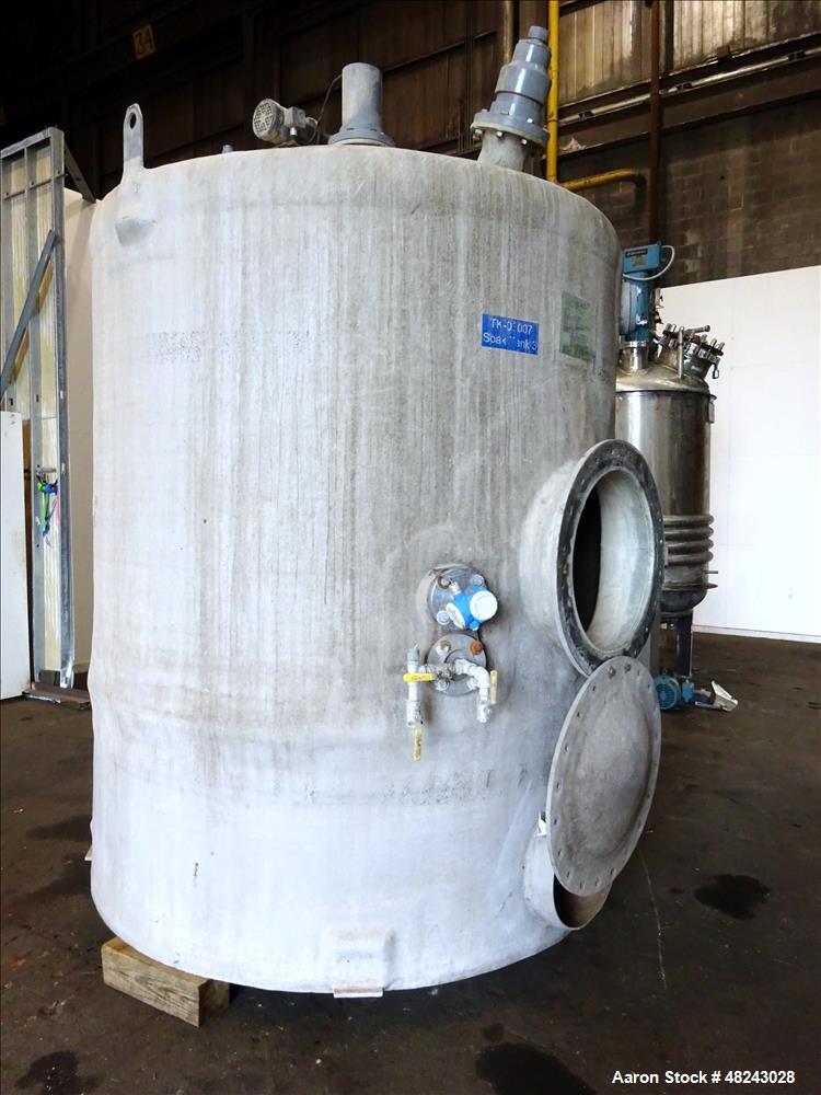 Used Augusta Fiberglass Tank, 1,930 Gallon, Vertical.