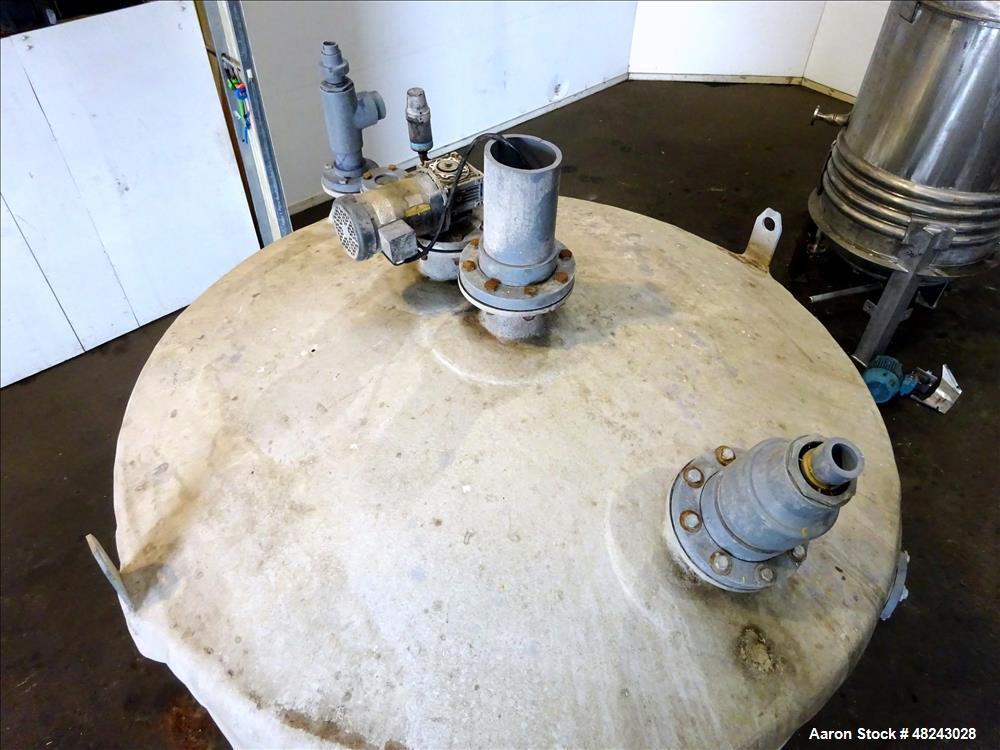 Used Augusta Fiberglass Tank, 1,930 Gallon, Vertical.