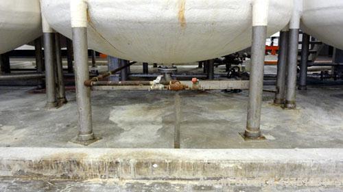 Used Ohio GRP Fiberglass Storage Tank, 2000 Gallons, Vertical. Approximately 84" diameter x 76" straight side, dished top and bottom. Liner and resin 1 ply "C" veil/ Atlac 4010-A. 1.3 Specific gravit...