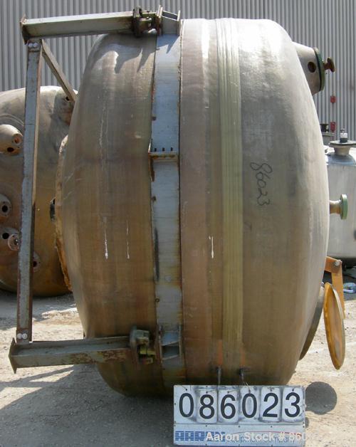 USED: Xerxes Corp tank, 1868 gallon, fiberglass (Derakane 411), vertical. Approximately 102" diameter x 40" straight side. Dished top and bottom. Rated to 160 deg F. Off center top entering Lightnin ...
