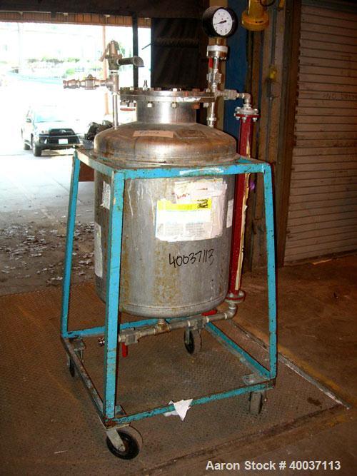 Used Used: O.G. Kelley Co. Pressure Tank, 55 gallon, stainless steel, vertical. 24" diameter x 27" straight side, dished top and bottom. Internal rated 50 psi at 300 deg.f.. Openings top 10" with cov...