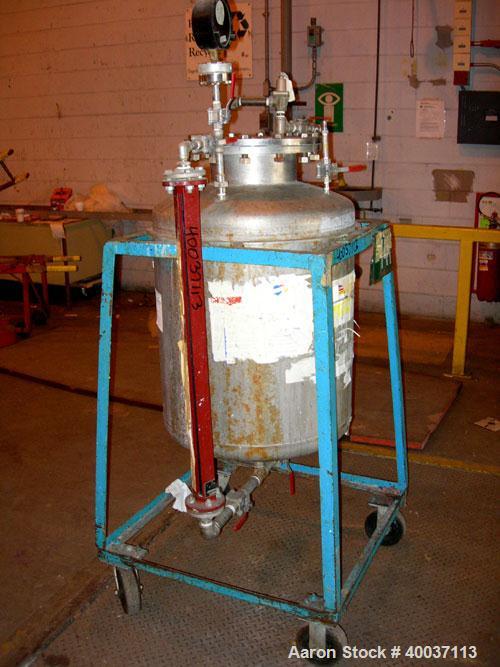 Used Used: O.G. Kelley Co. Pressure Tank, 55 gallon, stainless steel, vertical. 24" diameter x 27" straight side, dished top and bottom. Internal rated 50 psi at 300 deg.f.. Openings top 10" with cov...