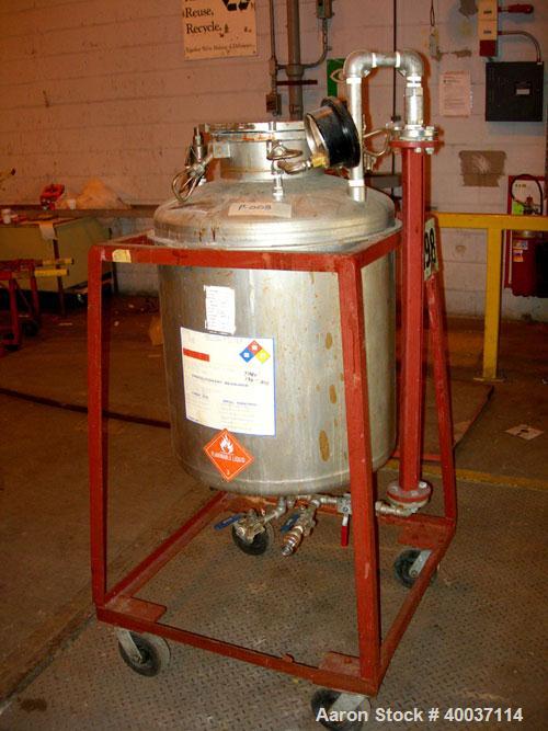 Used Used: O.G. Kelley Co. Pressure Tank, 55 gallon, stainless steel, vertical. 24" diameter x 27" straight side, dished top and bottom. Internal rated 50 psi at 300 deg.f.. Openings top 10" with cov...