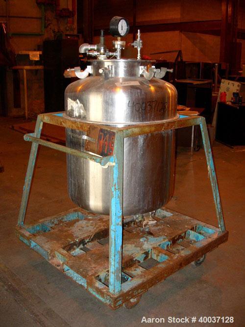 Used Used: Javo N.V. Alkmaar pressure tank, 100 gallon, stainless steel, vertical. 30" diameter x 30" straight side, dished top and bottom. Internal rated 50 psi at 300 degf.. 15" top manway with cov...
