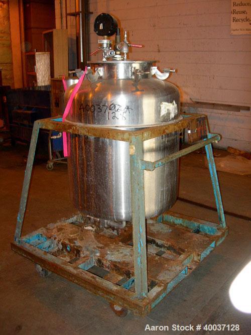 Used Used: Javo N.V. Alkmaar pressure tank, 100 gallon, stainless steel, vertical. 30" diameter x 30" straight side, dished top and bottom. Internal rated 50 psi at 300 degf.. 15" top manway with cov...