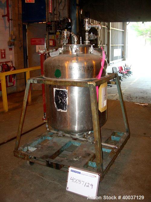 Used Used: Javo N.V. Alkmaar pressure tank, 100 gallon, stainless steel, vertical. 30" diameter x 30" straight side, dished top and bottom. Internal rated 50 psi at 300 degf.. 15" top manway with cov...