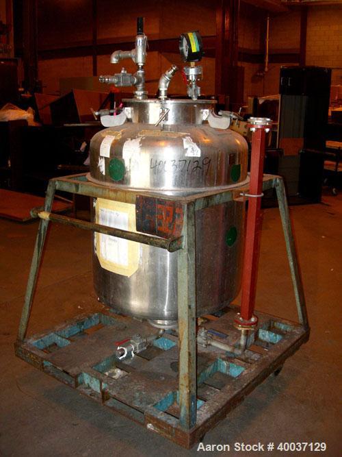 Used-Used: Javo N.V. Alkmaar pressure tank, 100 gallon, stainless steel, vertical. 30" diameter x 30" straight side, dished ...