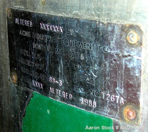Used Used: Javo N.V. Alkmaar pressure tank, 100 gallon, stainless steel, vertical. 30" diameter x 30" straight side, dished top and bottom. Internal rated 50 psi at 300 degf.. 15" top manway with cov...