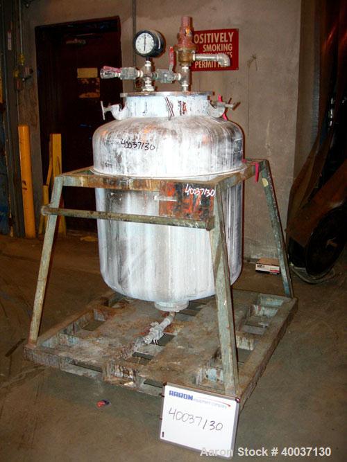 Used-Used: Javo N.V. Alkmaar pressure tank, 100 gallon, stainless steel, vertical. 30" diameter x 30" straight side, dished ...