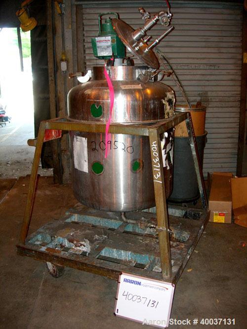 Used Used: Javo N.V. Alkmaar pressure tank, 100 gallon, stainless steel, vertical. 30" diameter x 30" straight side, dished top and bottom. Internal rated 50 psi at 300 degf.. Clamp on air operated L...