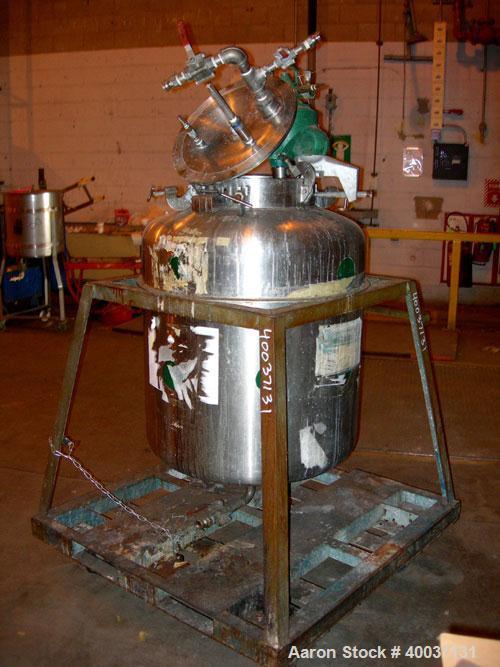 Used Used: Javo N.V. Alkmaar pressure tank, 100 gallon, stainless steel, vertical. 30" diameter x 30" straight side, dished top and bottom. Internal rated 50 psi at 300 degf.. Clamp on air operated L...